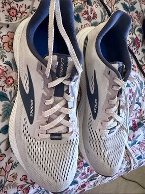 Brooks Launch GTS 8 Running Shoes Primrose/Amber/Metallic Women’s Size 7